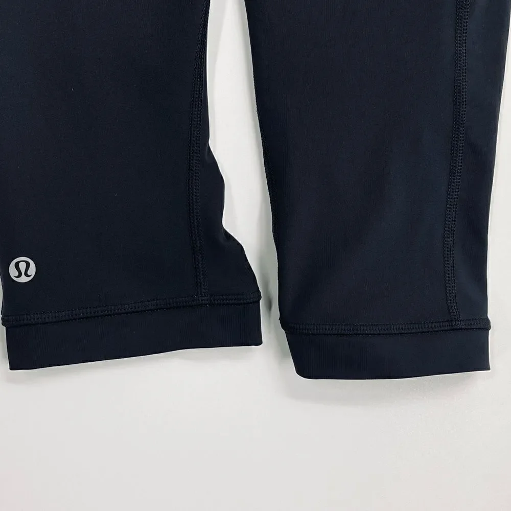Lululemon Passion Crop III Black Flashback Static Caspian Jeweled Magenta - 4
